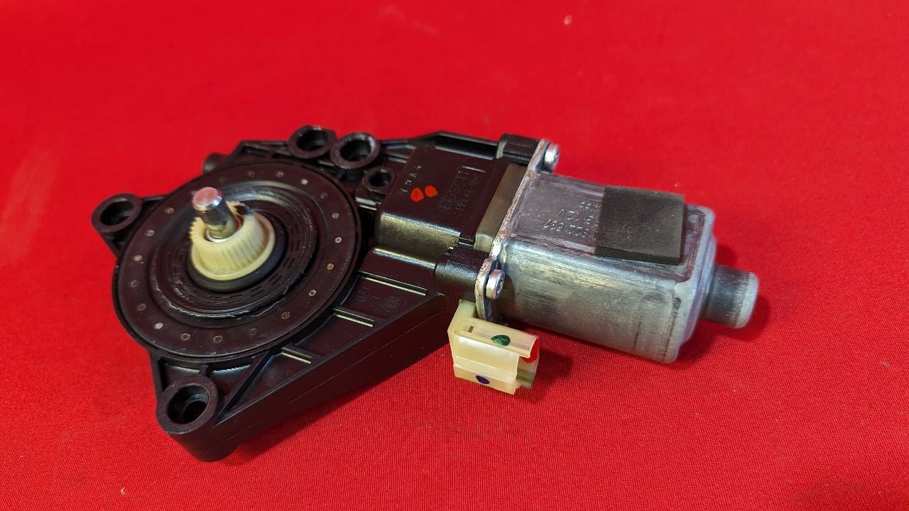 2011-2015 Kia Sorento FRONT RIGHT PASSENGER Power Window Motor 82460-1U000
