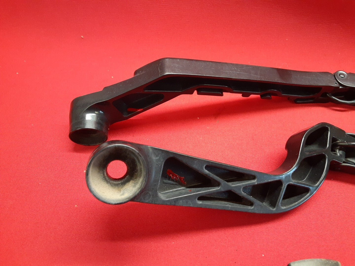 2011-2016 Chevrolet Impala Wiper Arm Set Left Right 20958933 20958932