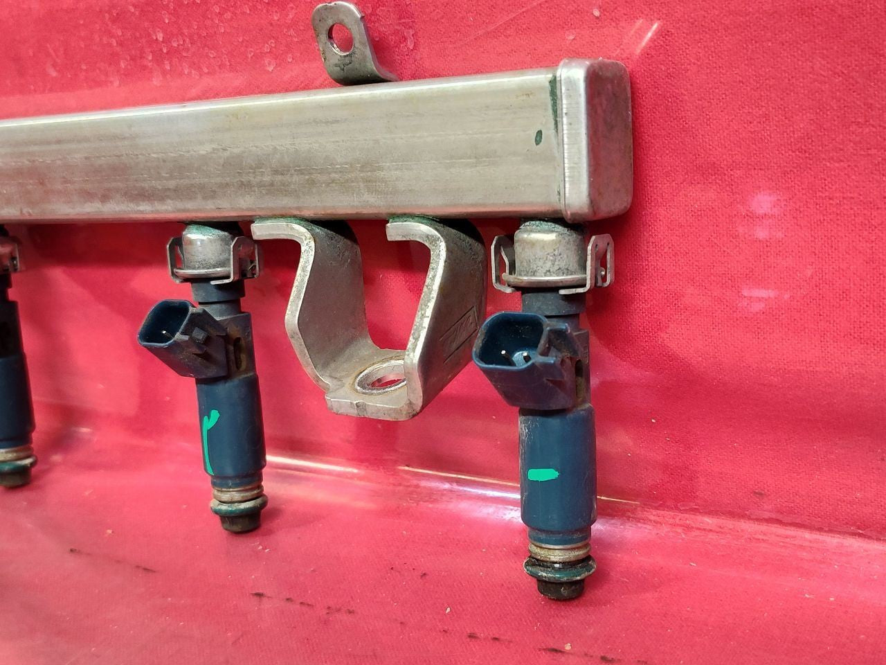 2004-2010 Mazda Naturally Aspirated L4 Fuel Injector Ramp Rail w/ Injectors Set
