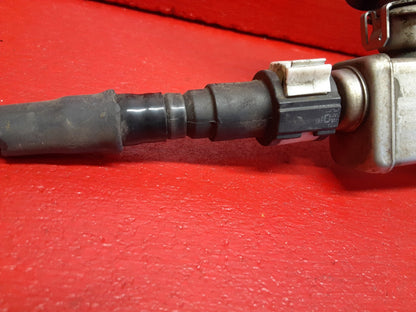 2008 Ford Escape Mercury Mariner 2.3L Fuel Injector Rail Supply w/ Injectors