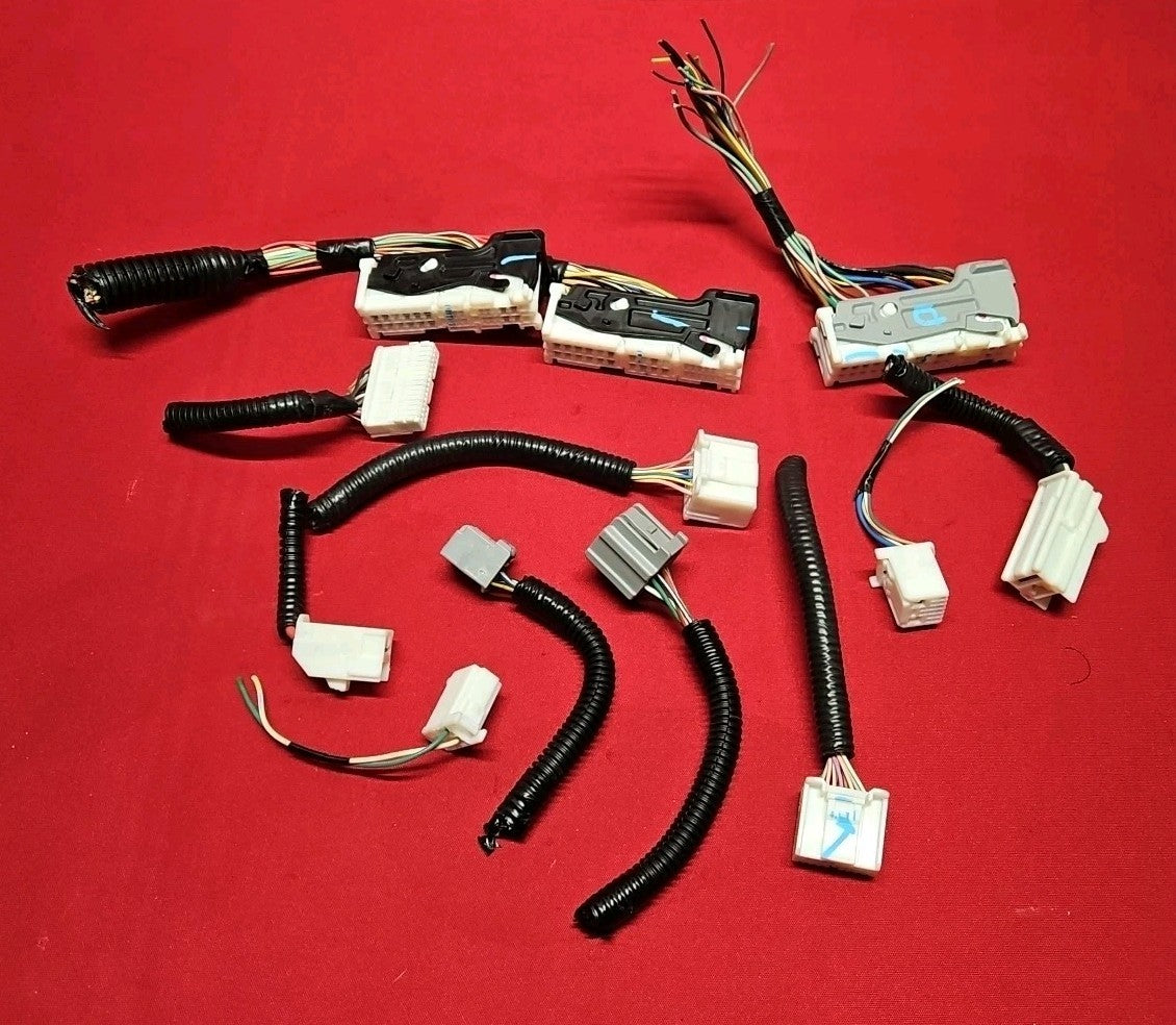 2010 Lexus IS 250 Right Passenger Fuse Box Junction Block - PIGTAIL WIRES ONLY