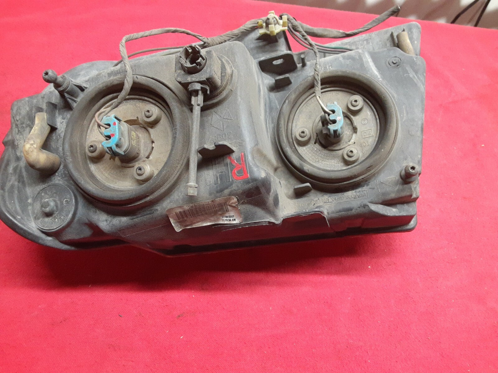 2001 - 2004 Jeep Grand Cherokee Limited Overland RIGHT PASSENGER Headlight Lamp