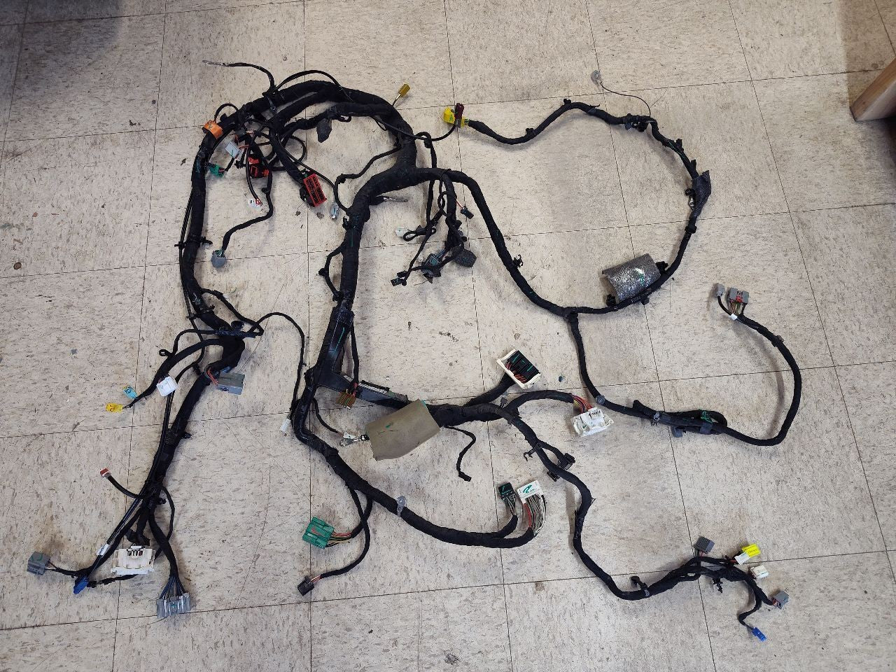 2016 Dodge Ram 1500 Instrument Panel Dash Complete Wiring Harness 68261450AA