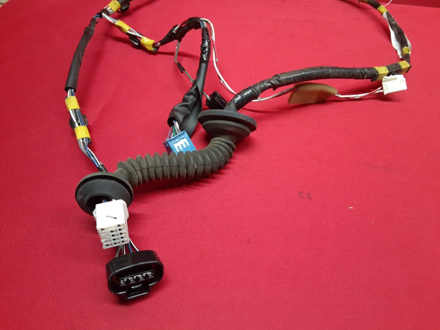 2001 - 2007 Toyota Highlander REAR Left / Right Door Wiring Harness 82153-48090