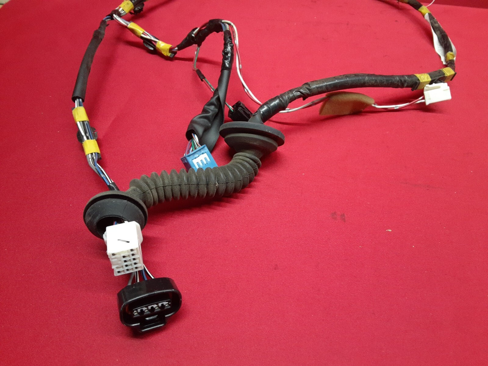 2001 - 2007 Toyota Highlander REAR Left / Right Door Wiring Harness 82153-48090