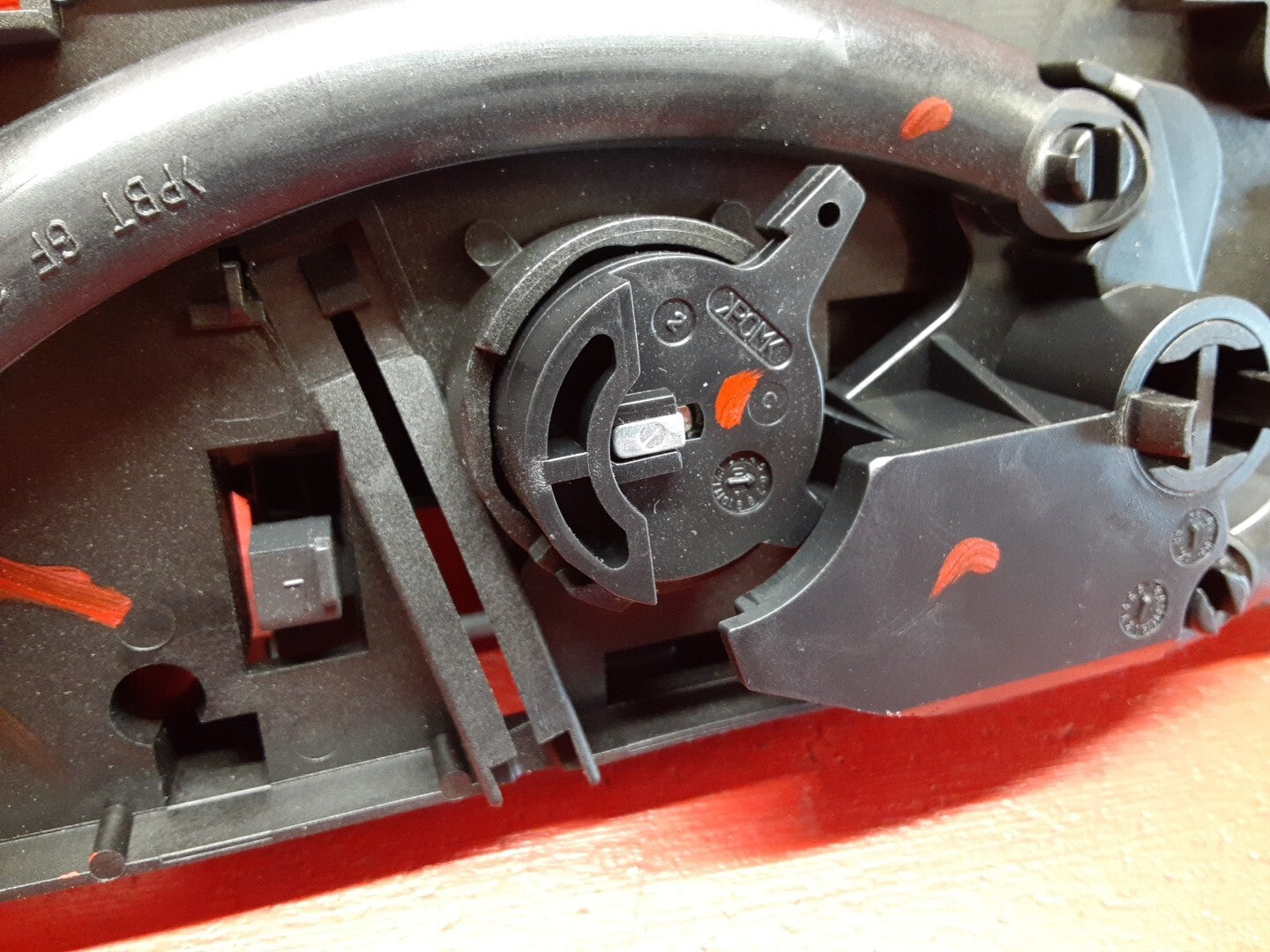 2007 Volvo V50 Glove Box Storage Container Lock Assembly
