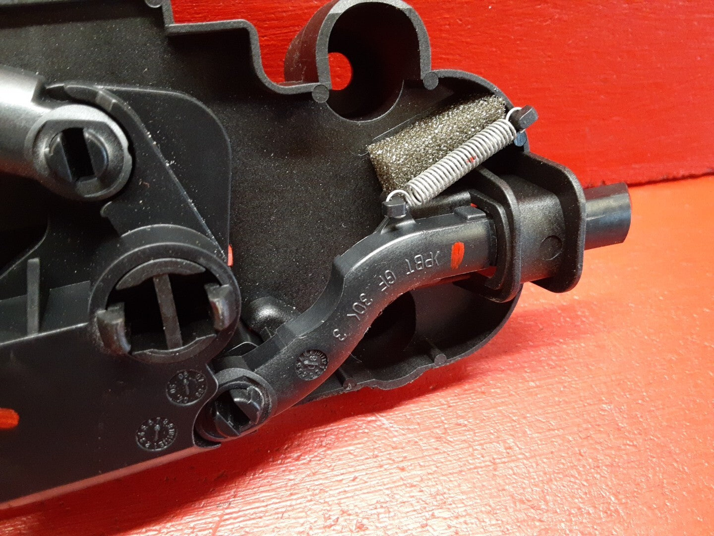 2007 Volvo V50 Glove Box Storage Container Lock Assembly