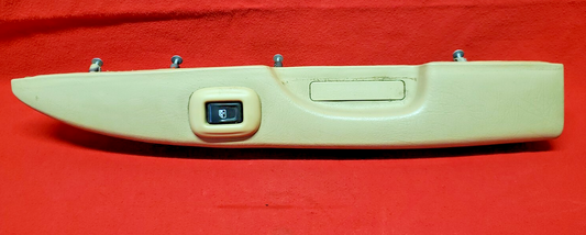 2005 2006 2007 2008 Chevrolet Chevy Trailblazer REAR RIGHT Door Arm Rest Tan