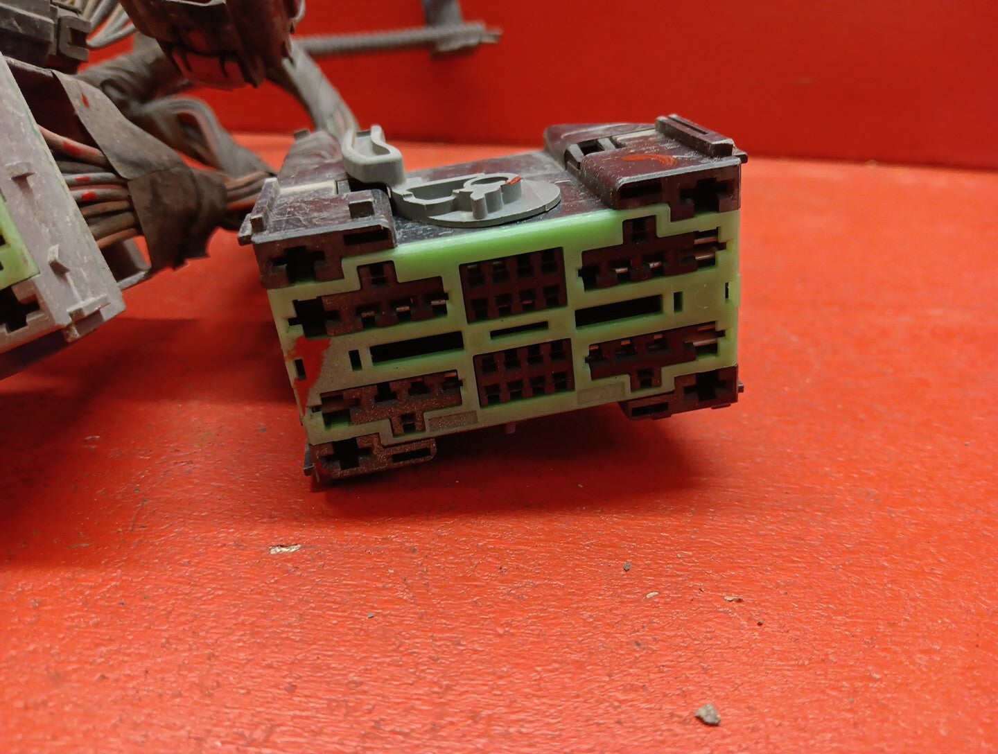 2006 Dodge Durango Power Distribution Fuse Relay Box PIGTAILS ONLY