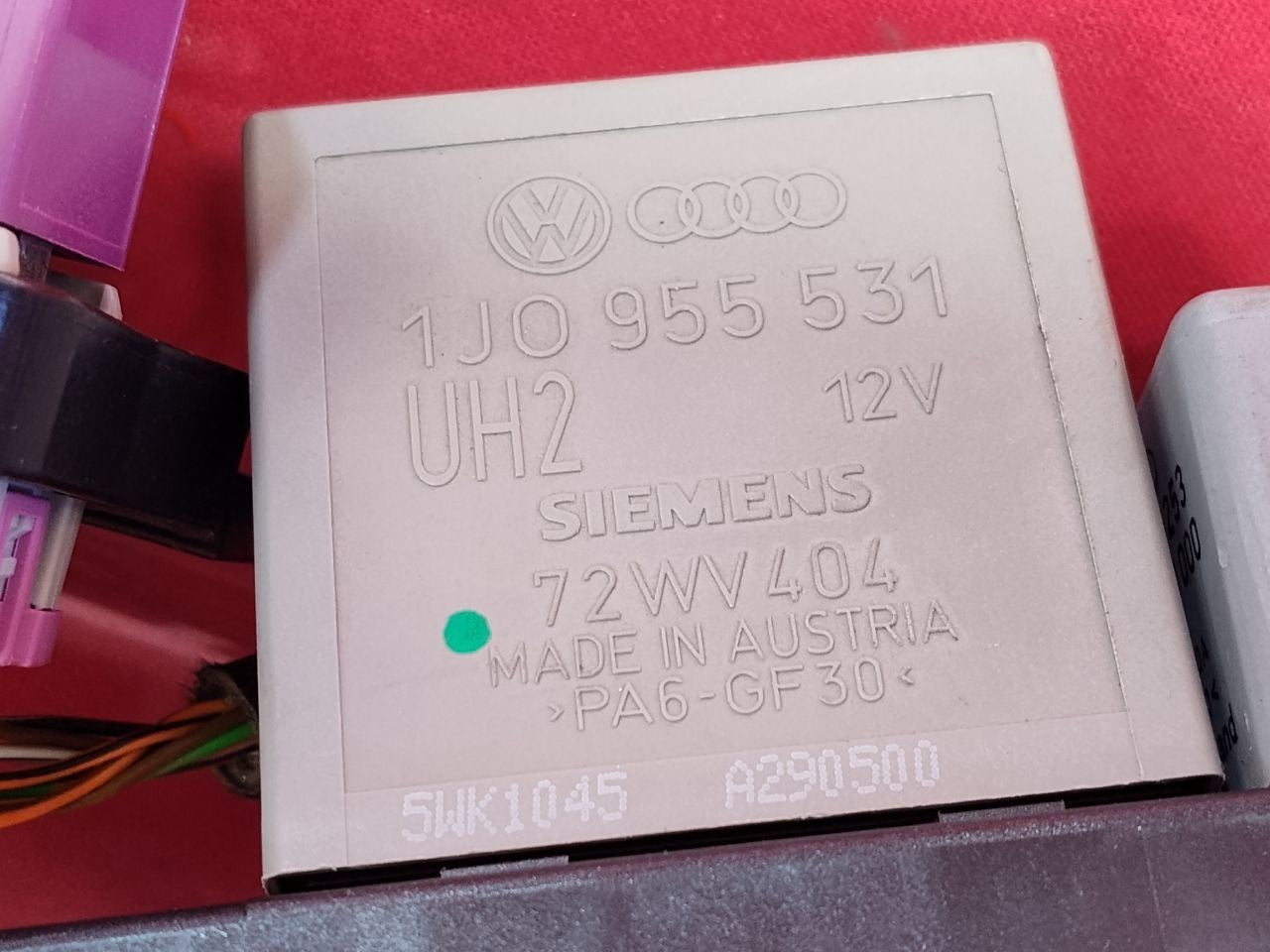 2001 VW Volkswagen Passat 2.8L V6 A/T AWD Interior Cabin Fuse Box Relay Set