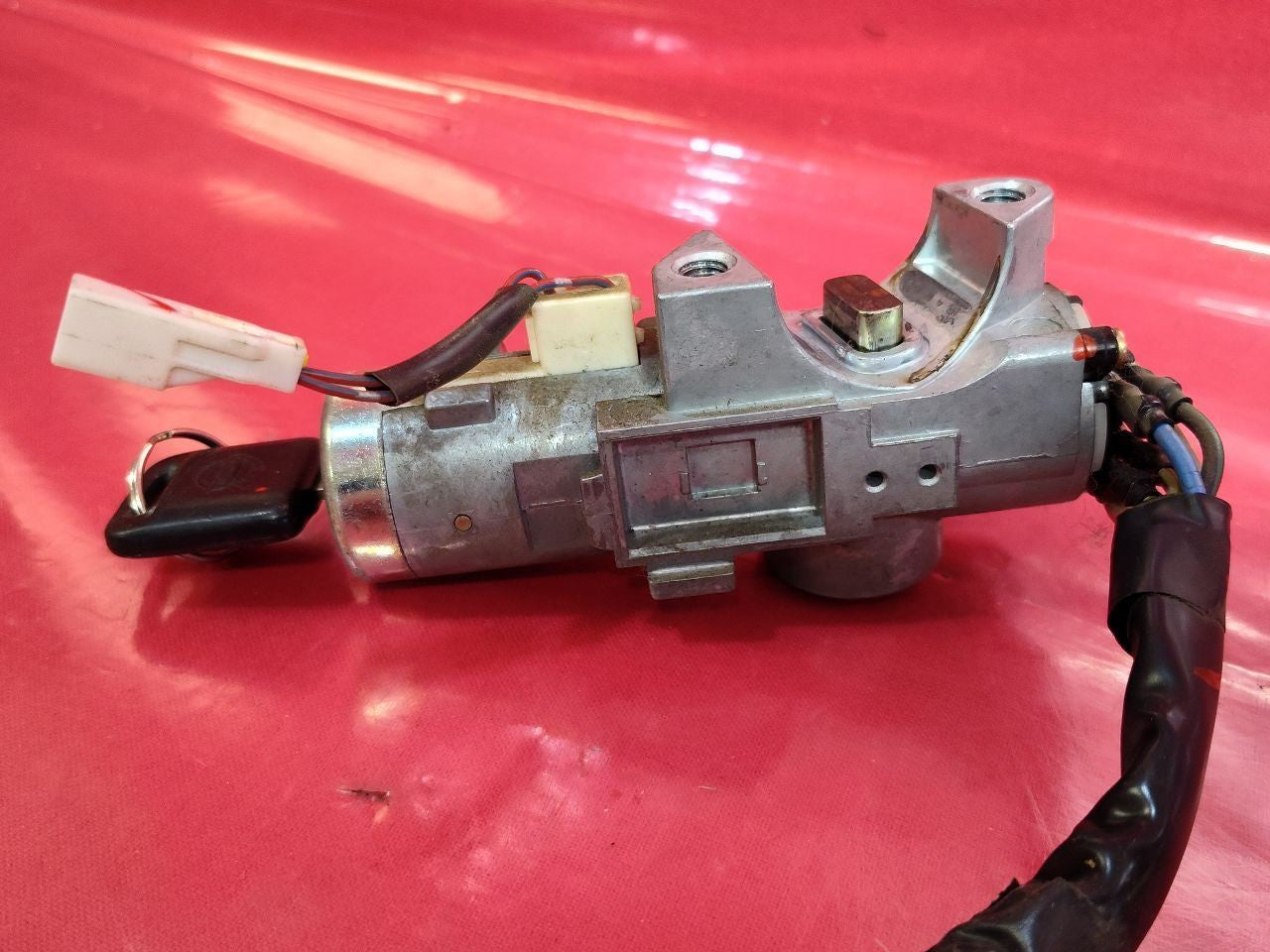 00-04 Nissan Xterra Frontier Ignition Lock Cylinder Tumbler Key SET Manual Trans