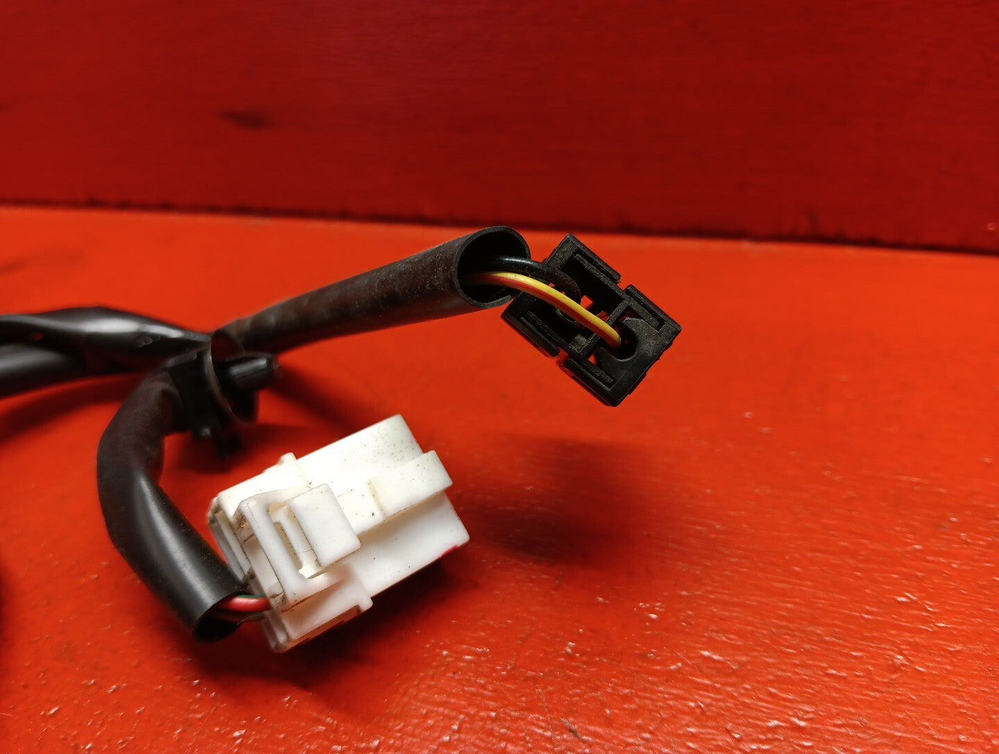 2005 2006 Saab 9-2x Tailgate Hatch Trunk Latch Lock Actuator 32010347   PIGTAILS