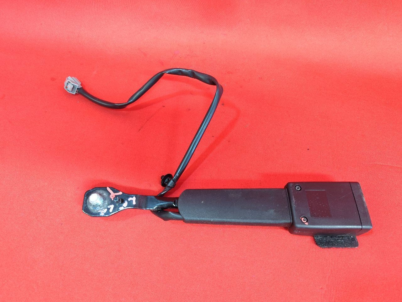 2014-2018 Durango / Grand Cherokee FRONT Left -or- Right Seat Belt Buckle Black