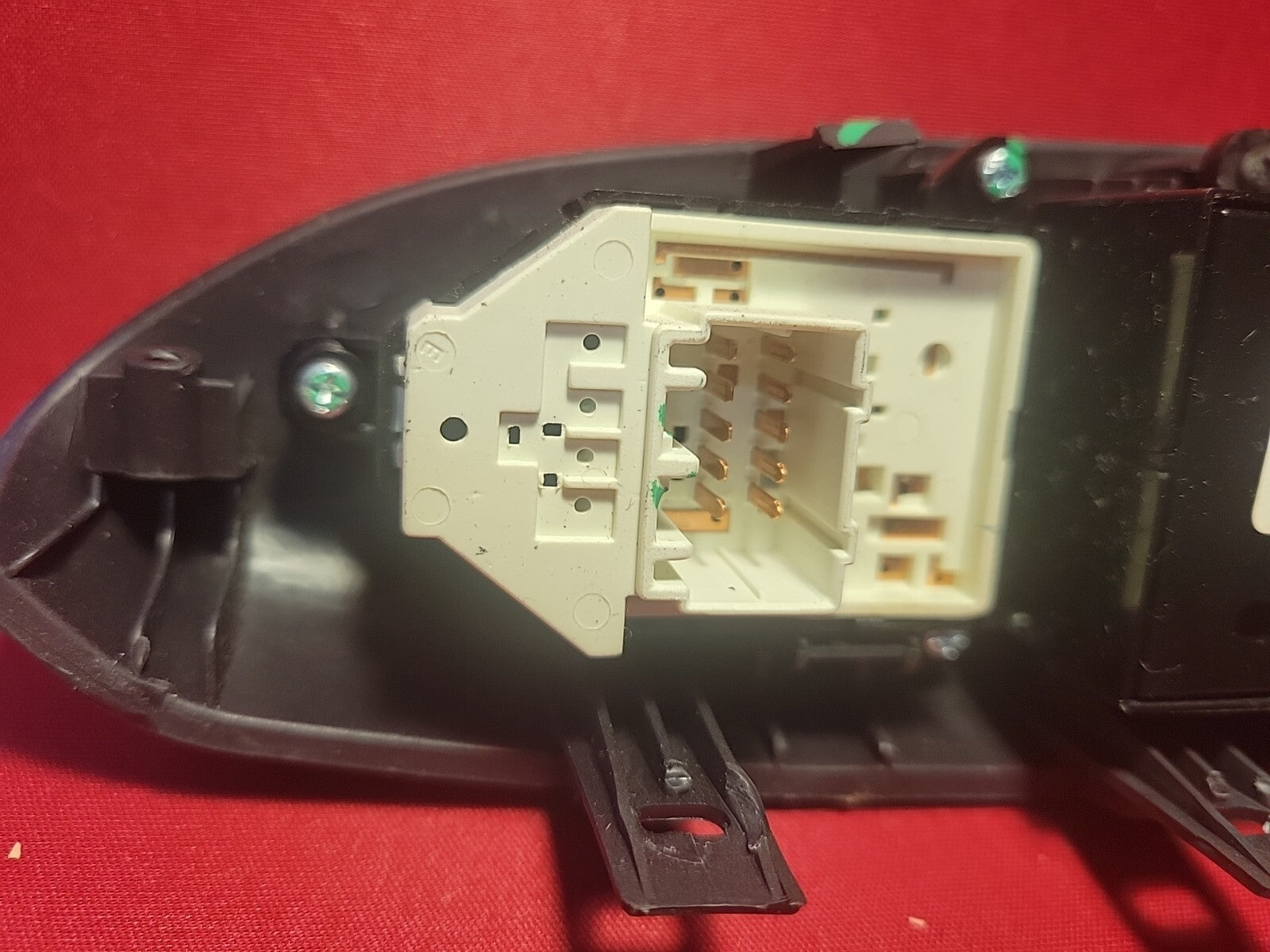 2010 - 2013 Kia Soul Driver Left Master Window Mirror Switch W/ Trim 93570-2K000