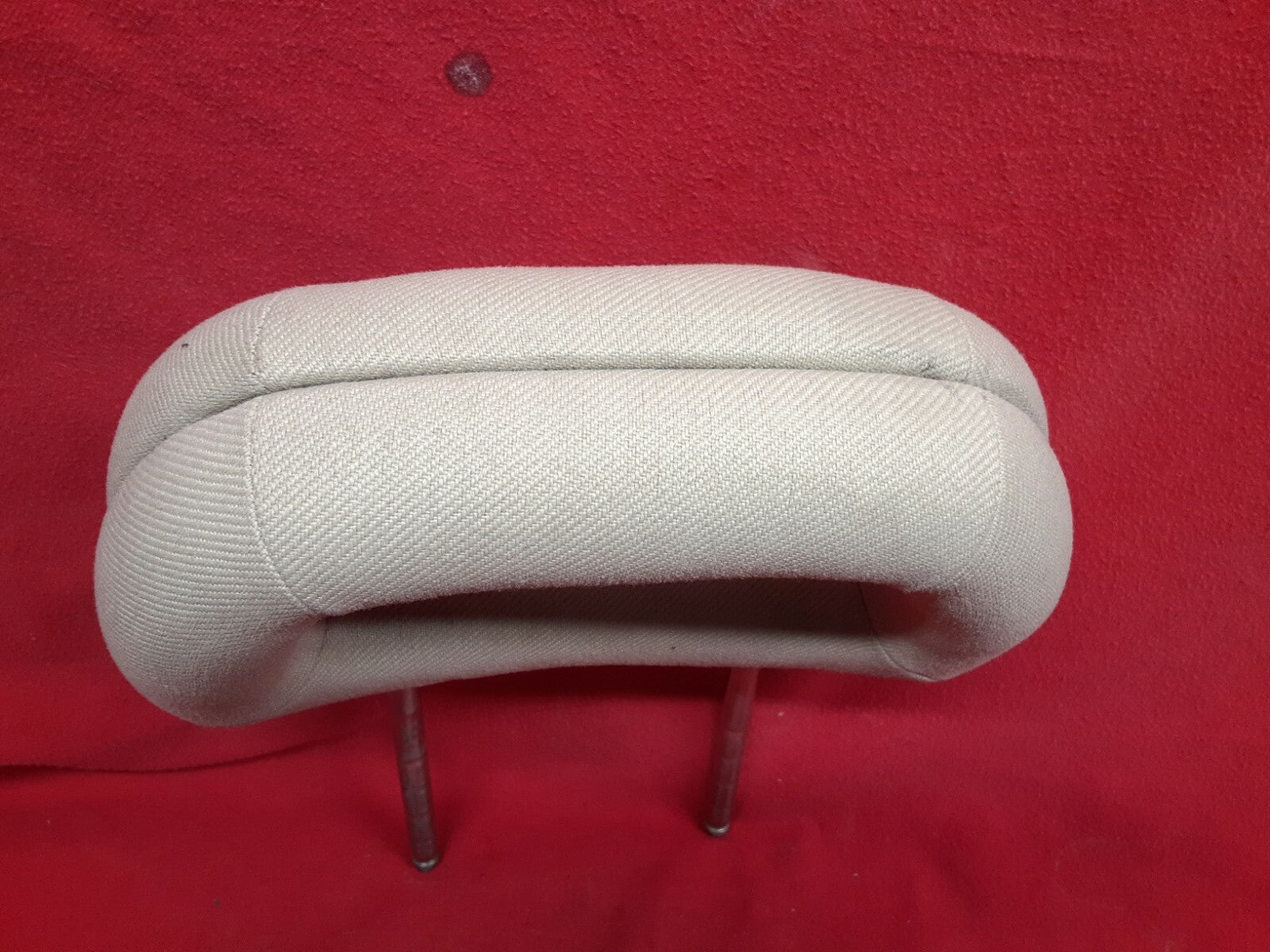 1998 - 2005 VW Volkswagen Beetle FRONT Left or Right Headrest Cloth Beige QTY: 1
