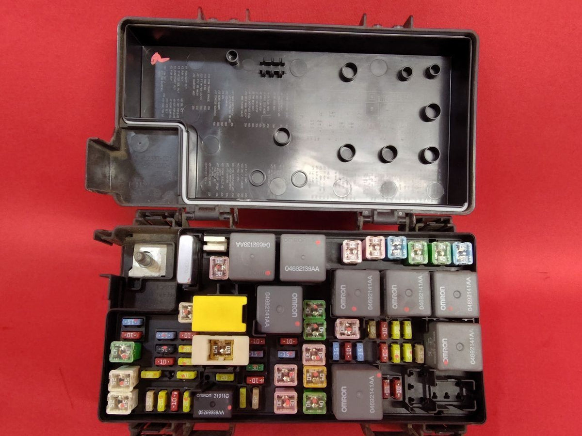 2010 Chrysler Dodge Van Totally Integrated Power Module w/ Fuse Box TIPM