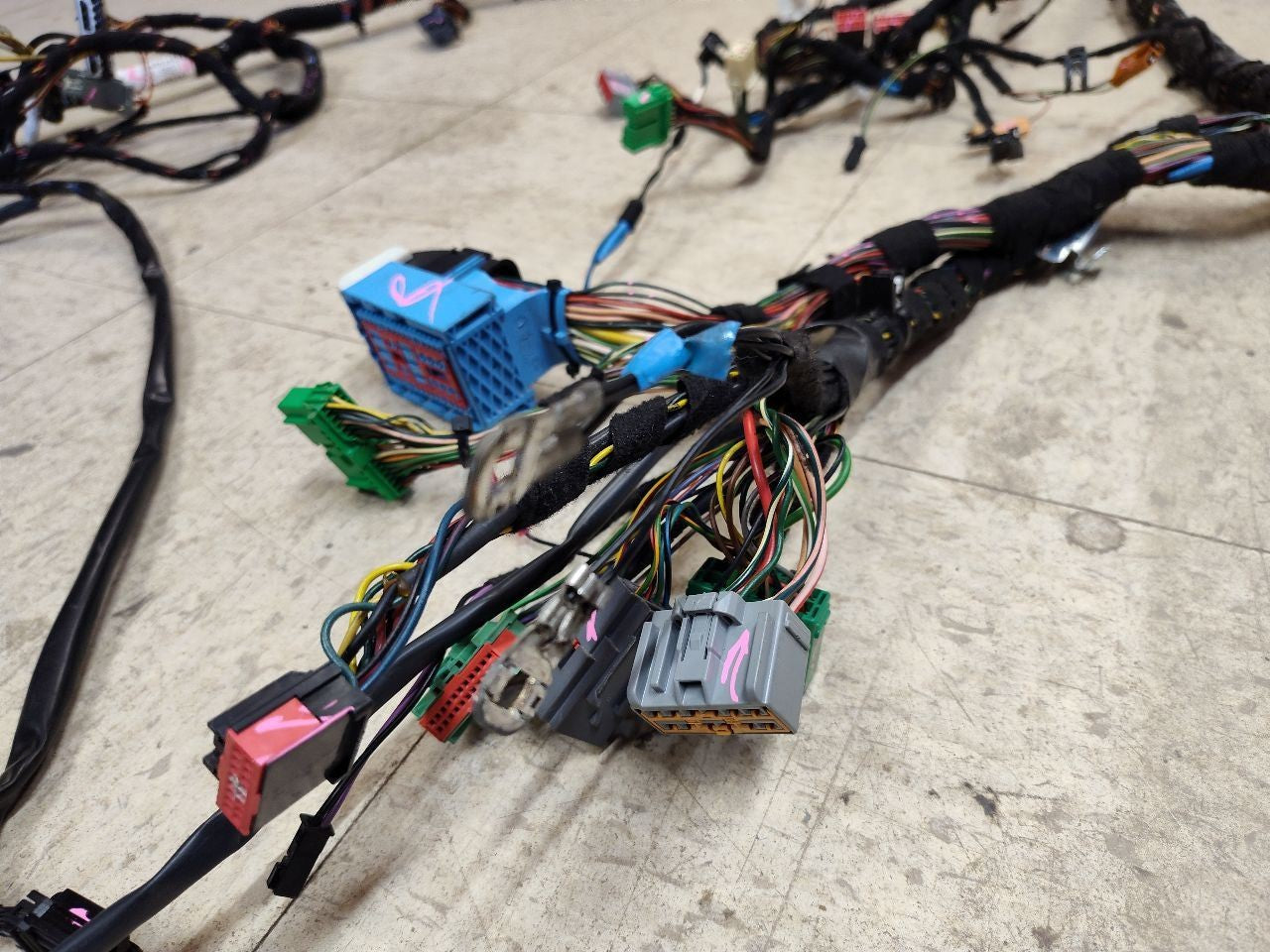 2007 Land Rover LR3 Instrument Panel Dash Complete Wiring Harness YMG505140