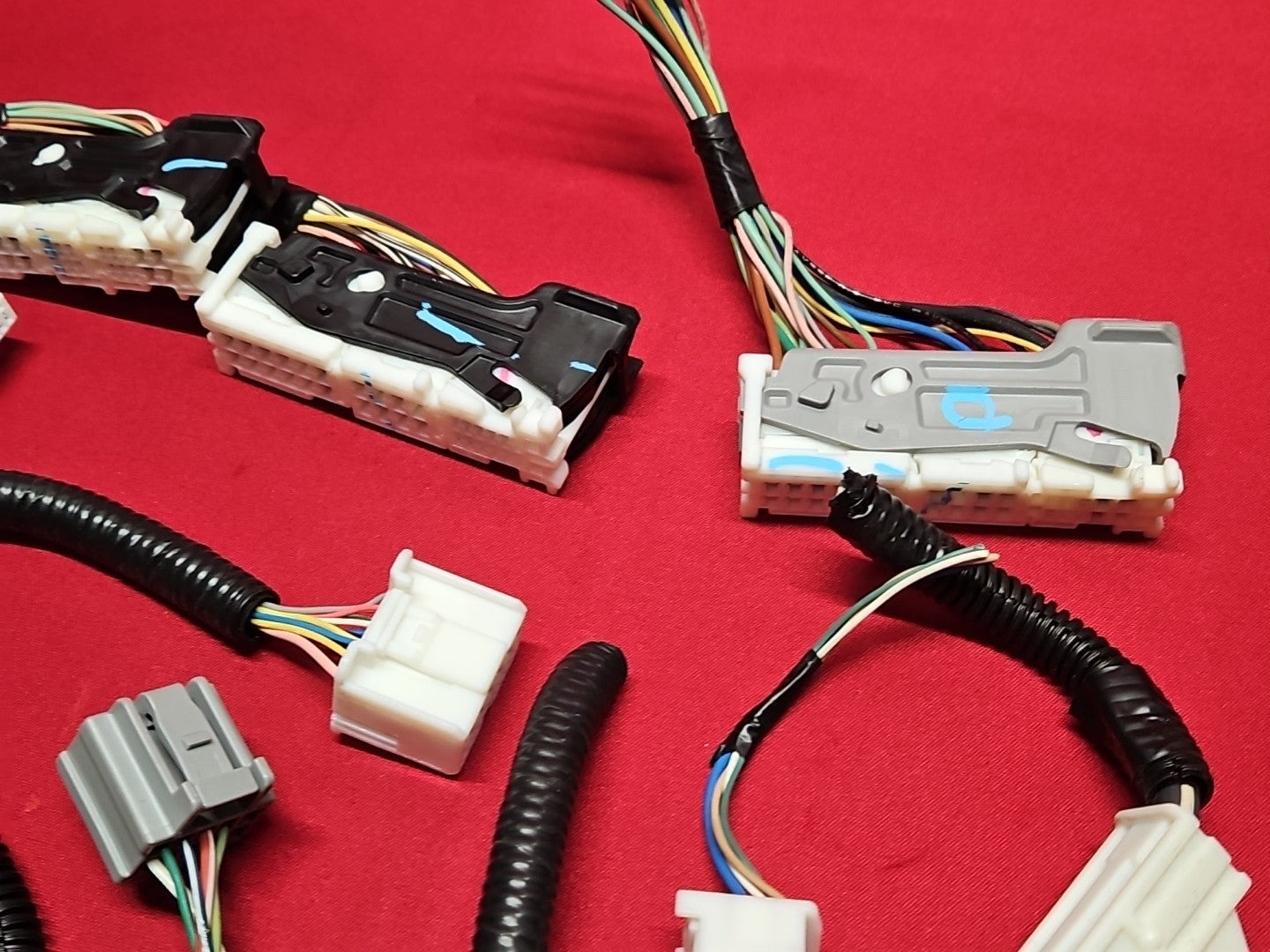 2010 Lexus IS 250 Right Passenger Fuse Box Junction Block - PIGTAIL WIRES ONLY