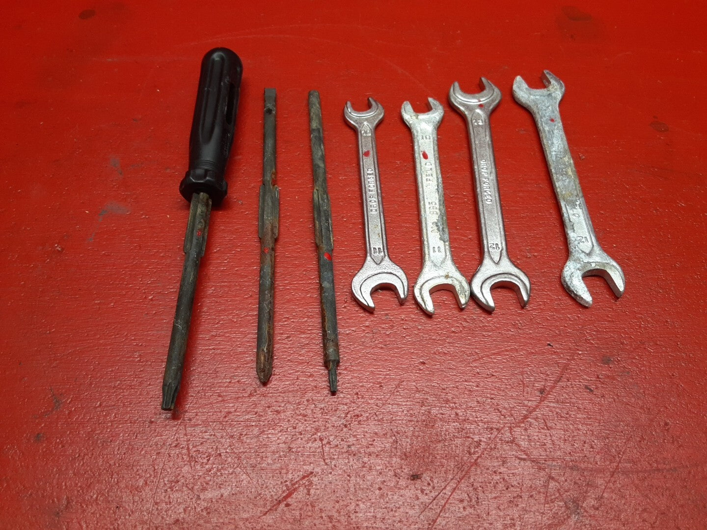 1998 1999 2000 Volvo S70 V70 Spare Tire Jack and Tools Set 9170161