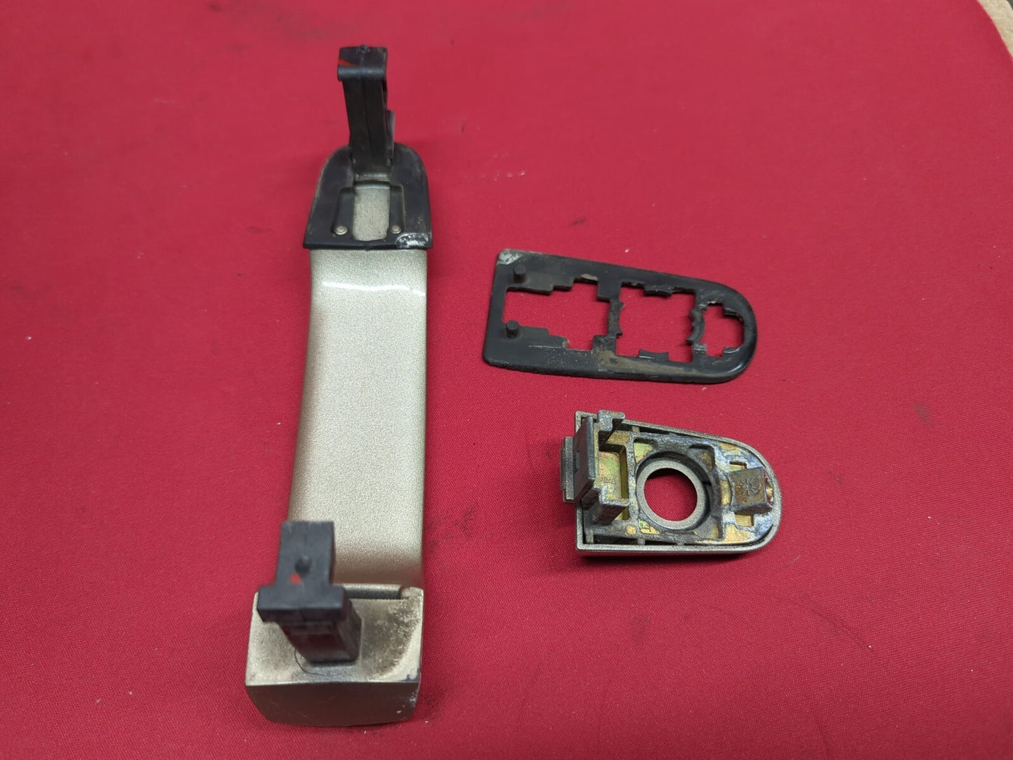 2004 - 2010 GM Chevy Chevrolet Pontiac LEFT FRONT DRIVER Door Handle Cashmere