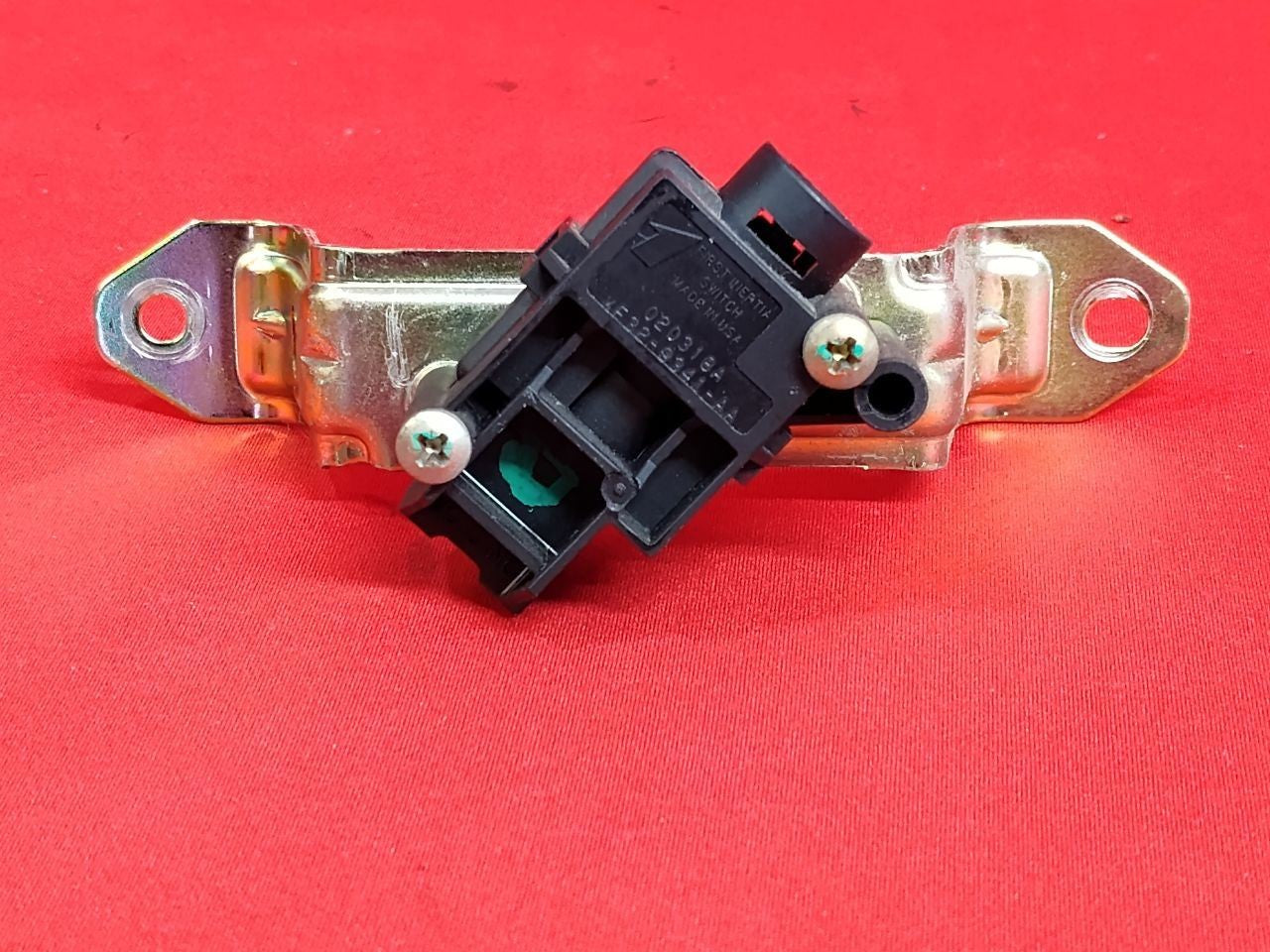 2001-2004 Mazda Tribute / Escape Mariner Fuel Inertia Cutoff Cut-Off Switch