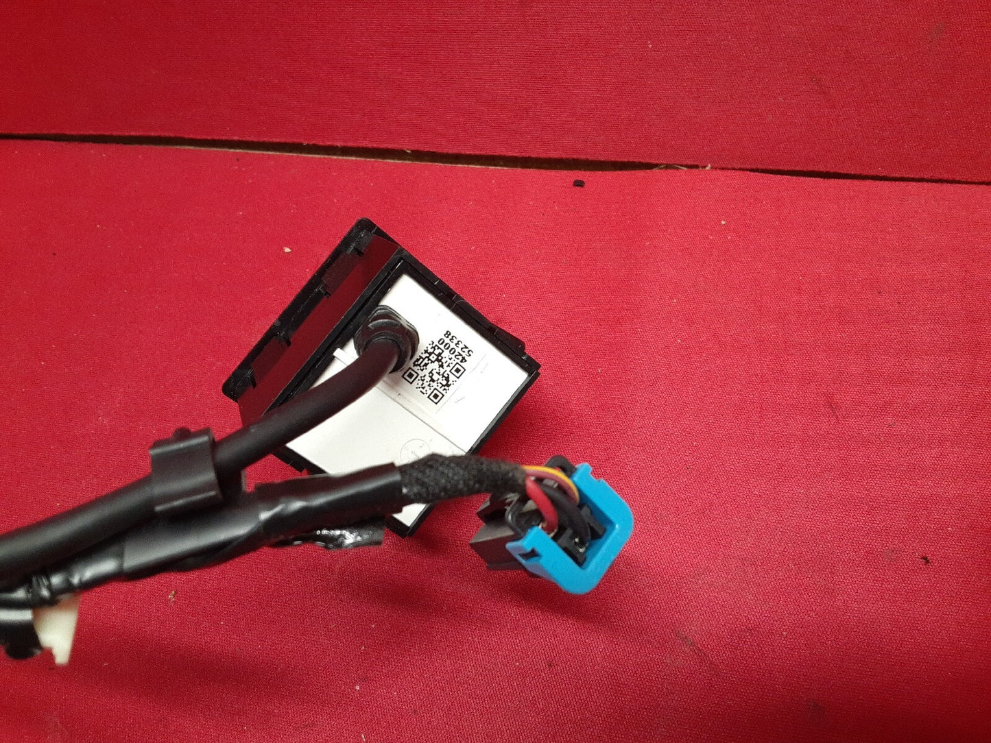 2013 - 2016 Dodge Dart Center Console SINGLE Auxiliary Port & Wiring Harness