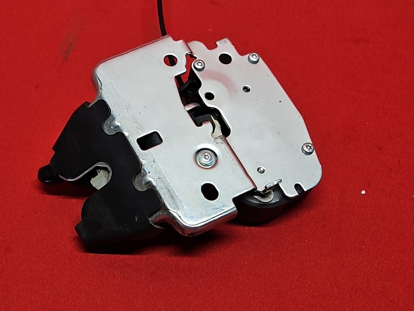 2007 - 2012 Nissan Altima Sedan Trunk Deck Lid Latch Lock Actuator 84630-JA00A