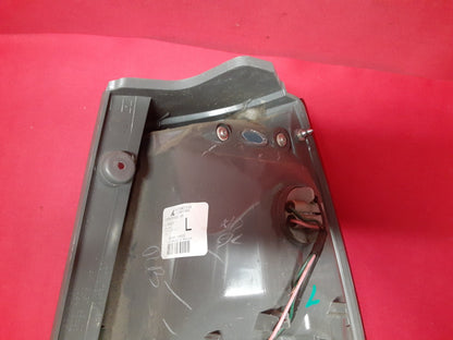 2011 - 2013 Kia Sorento LEFT Tail Light Lamp on Body HALOGEN 92401-1U000
