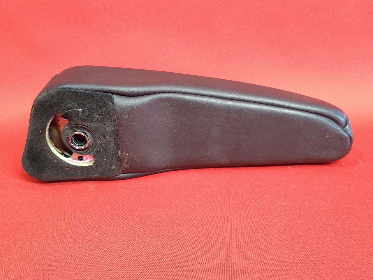 2007-2012 GMC Buick Chevy Saturn REAR 2nd Row RIGHT PASSENGER Arm Rest Leather
