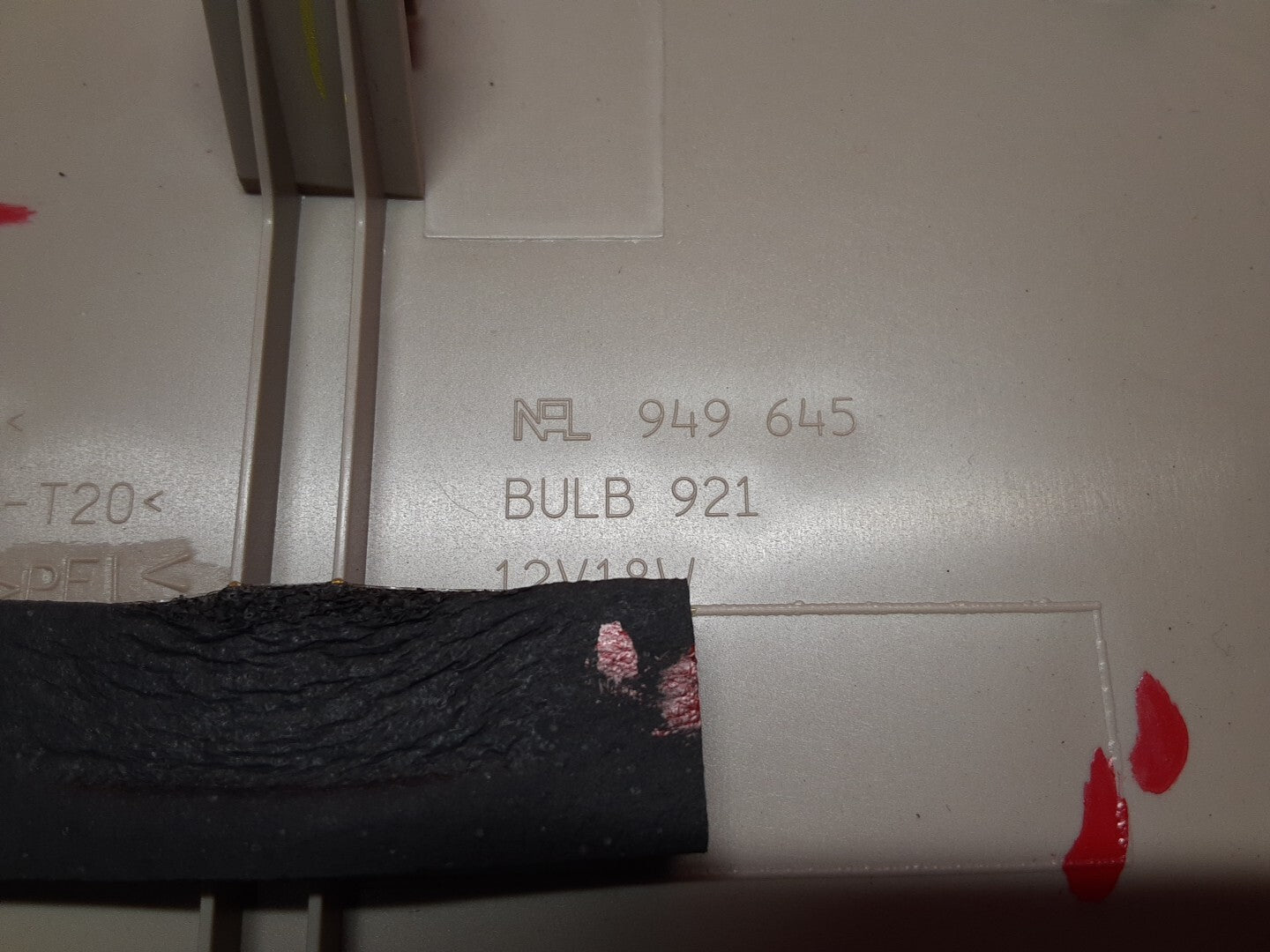 2010 - 2012 Nissan Altima Sedan High Mount Third 3rd Brake Light Beige Trim