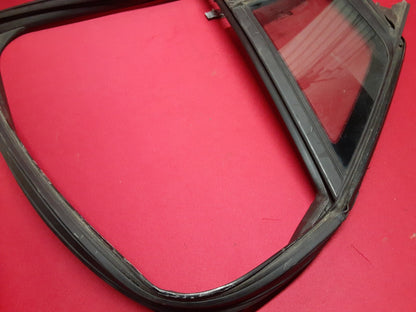 2011 - 2015 Chevy Volt FRONT LEFT Door Vent Quarter Glass Weatherstrip 22906079