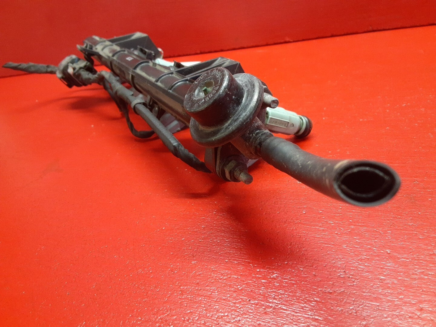 2010 2011 Kia Soul 2.0L Gas Engine Fuel Rail and Injectors