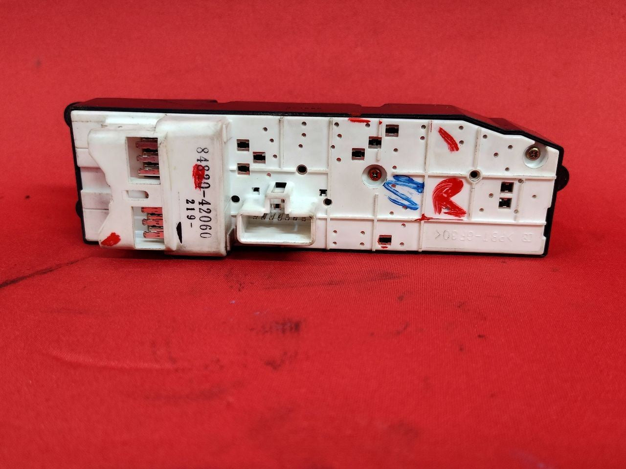 1998-2003 Toyota Rav-4 Rav4 LEFT DRIVER Door Master Window Lock Switch