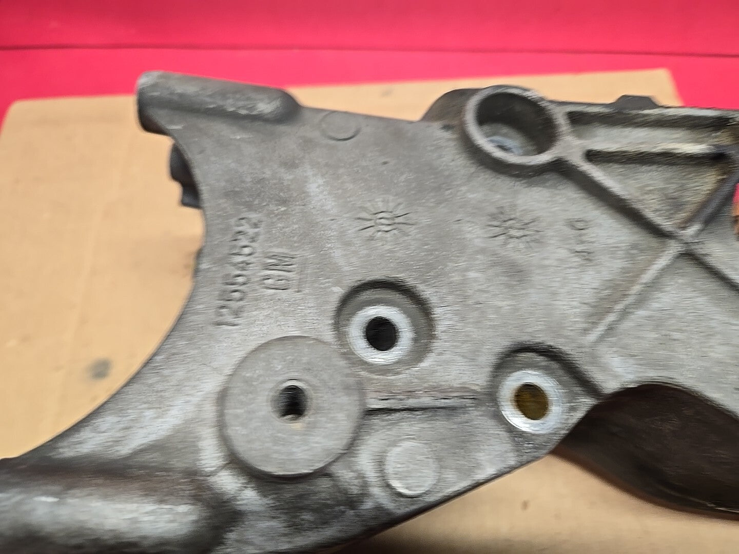 1996 - 2014 Chevrolet GMC Oldsmobile Power Steering Pump Bracket 12554522
