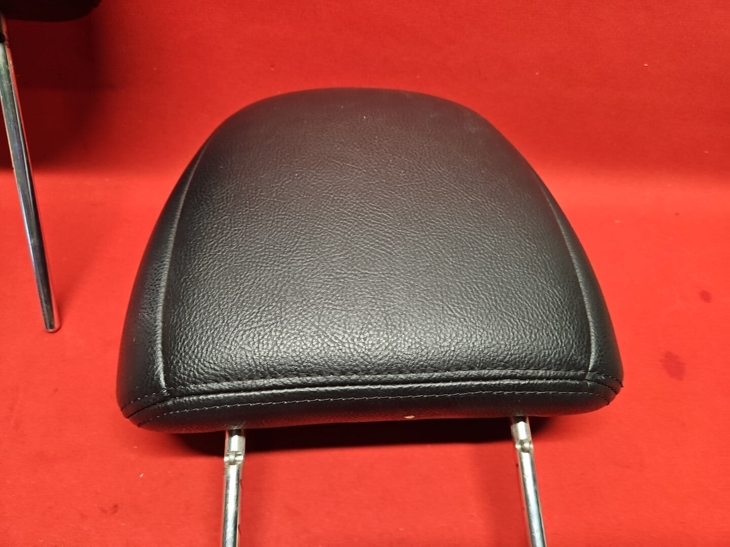 2005 2006 2007 Ford Escape FRONT Seat Headrests Black Ebony Leather SET
