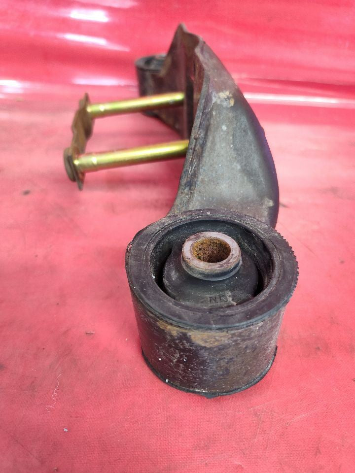 01-04 Subaru Outback Legacy 03-04 Baja H6 A/T Rear Differential Carrier Mount
