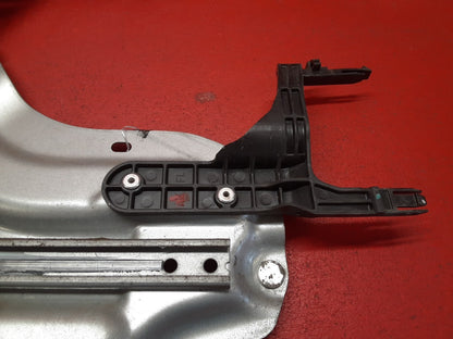 2010 2011 Kia Soul FRONT LEFT DRIVER SIDE Window Regulator Assembly 824012K000