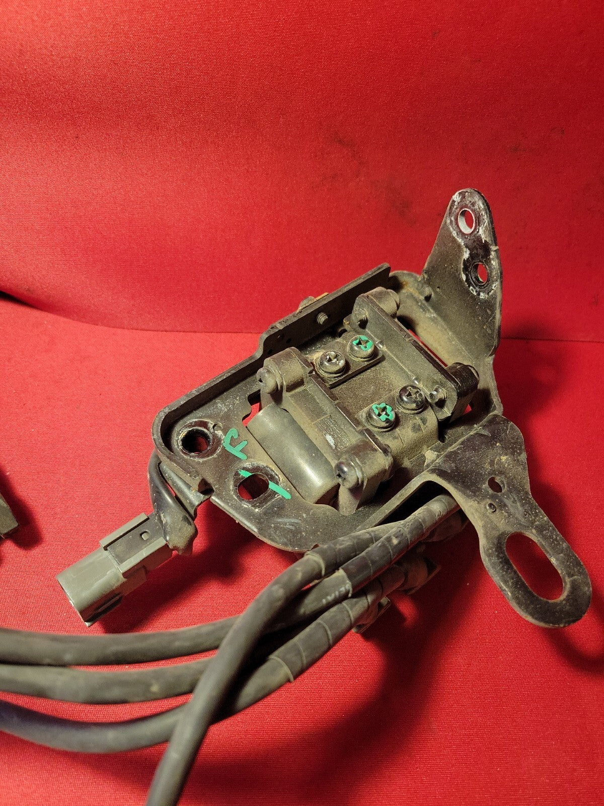 2007 - 2011 Kia Soul Spectra Sportage Ignition Coils w/ Spark Wires 27301-23900