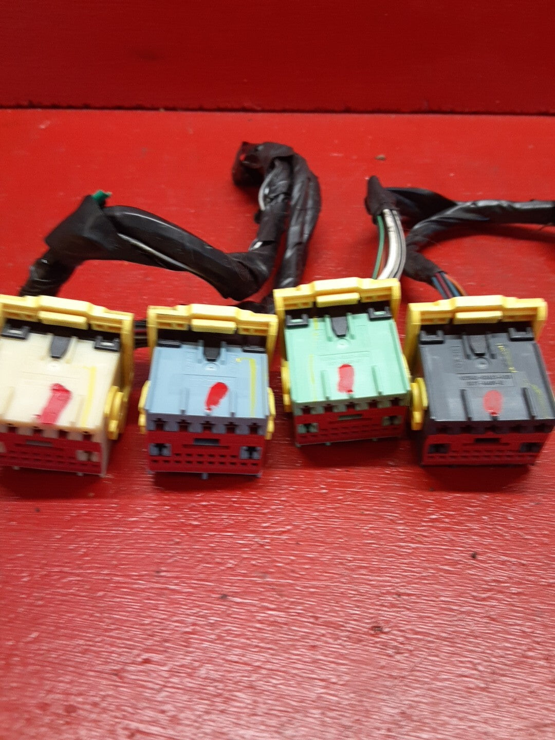 2005 Ford Focus 2.0L BCM Body Control Module Pigtails 1S7T-15K600-JD
