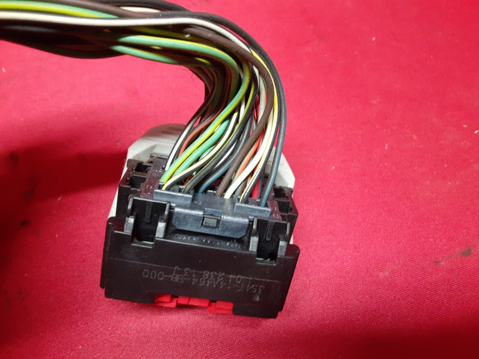 2005 Ford Focus 2.0L L4 A/T Engine Control Module ECM 5S4A-12A650-BG  PIGTAILS