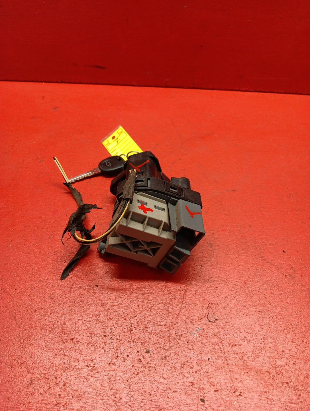 2002-2005 Gm Multi Vehicle Ignition Switch Assembly W/ Key 22737173