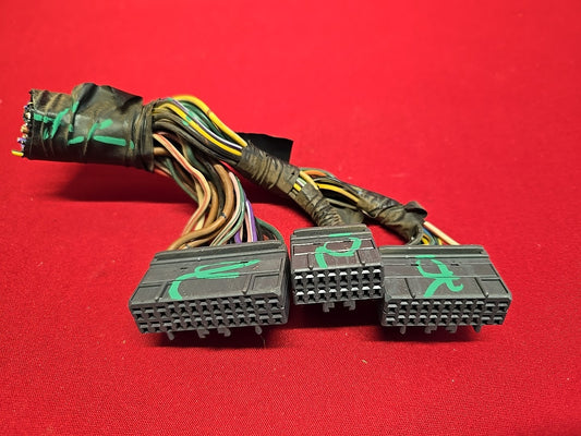 1994 1995 Toyota 4Runner / Pickup 3.0L V6 A/T 4WD Engine Control Module PIGTAILS