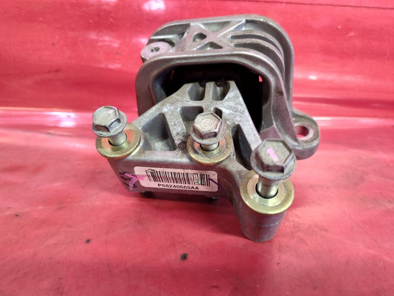 2015-2019 Fiat 500 Auto Trans Right Engine Motor Mount Isolator Bracket - 67k