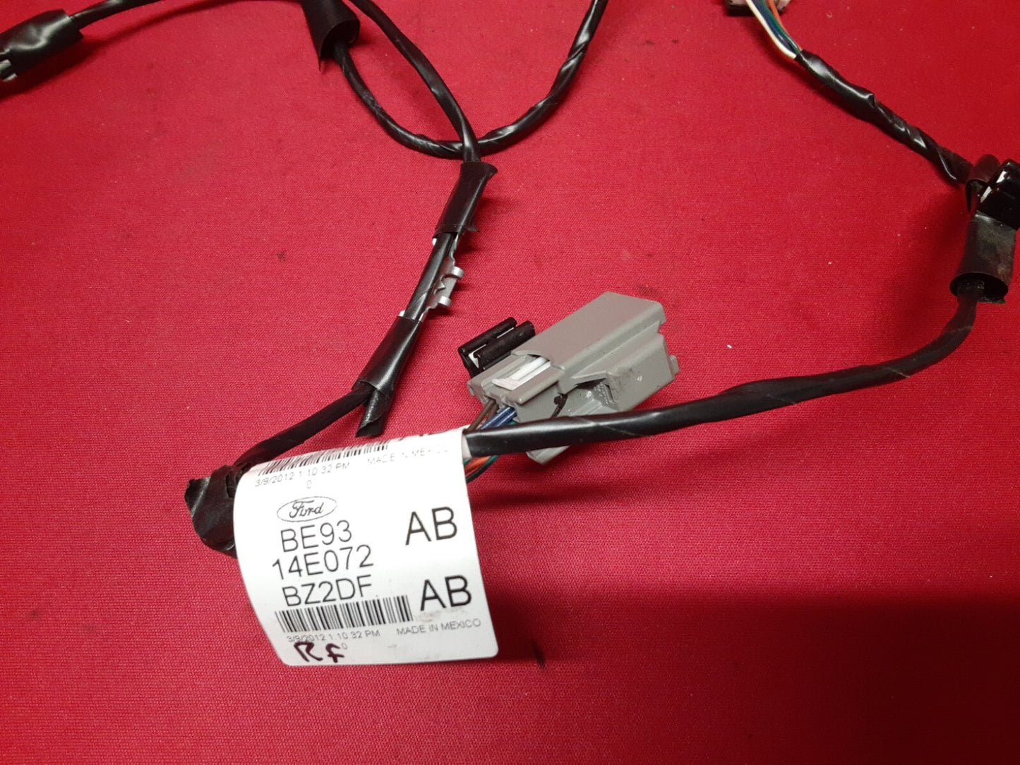 2013 - 2019 Lincoln MKT  RIGHT FRONT Interior Door Handle  DE9Z7422600AB PIGTAIL