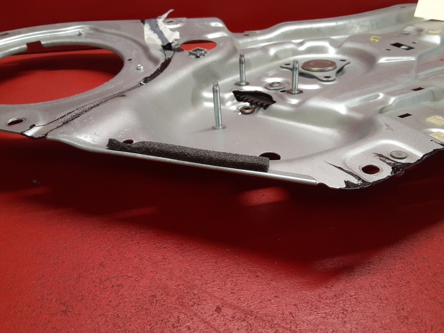 2010 2011 Kia Soul FRONT LEFT DRIVER SIDE Window Regulator Assembly 824012K000