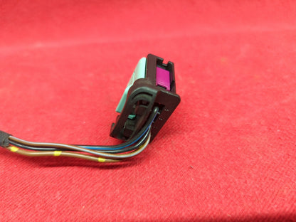 2006 2007 2008 2009 2010 Volkswagen VW Passat OUTER BODY Tail Light Lamp PIGTAIL