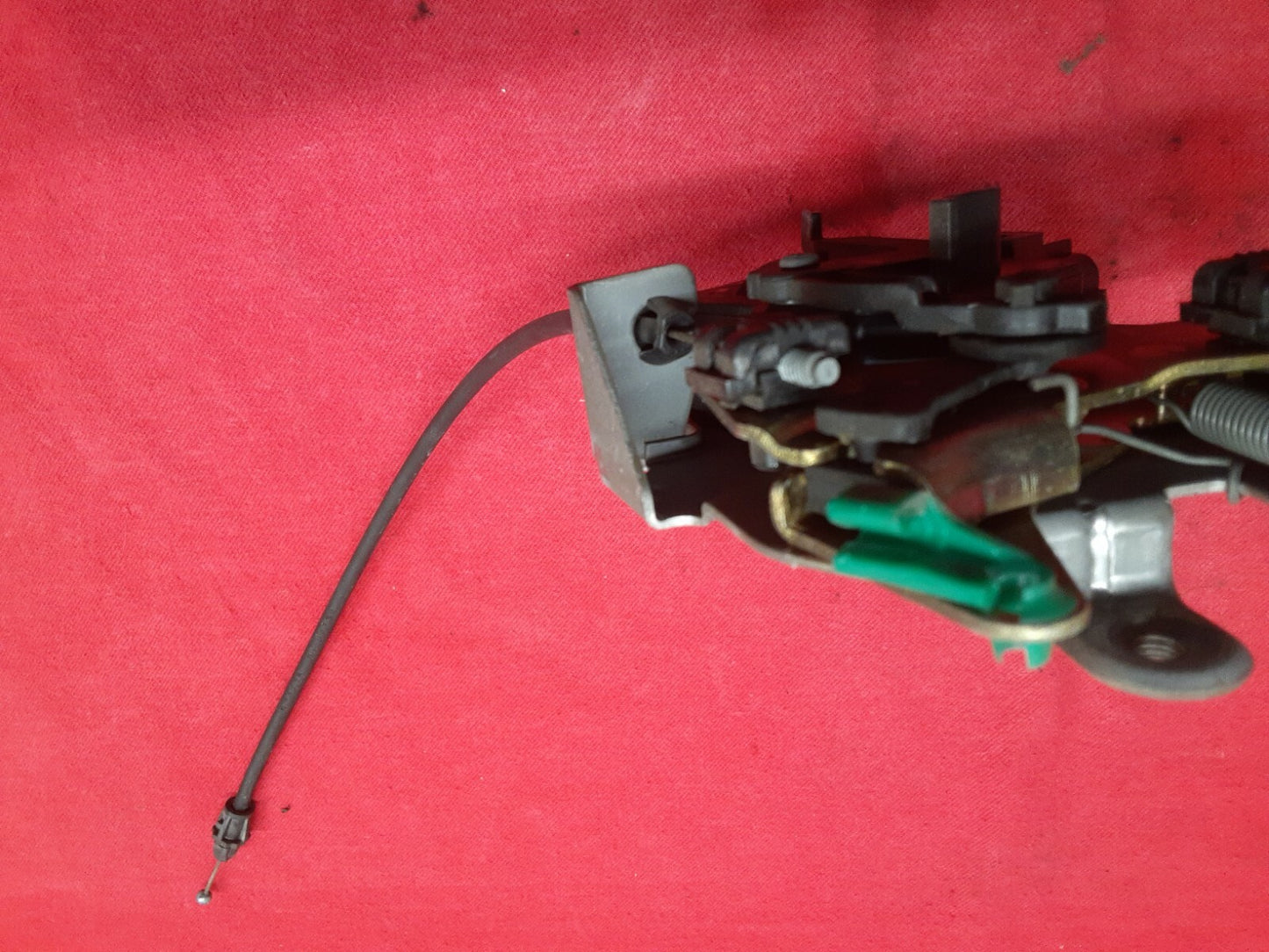 2001 2002 2003 2004 Jeep Grand Cherokee Overland Liftgate Tailgate Lock Actuator