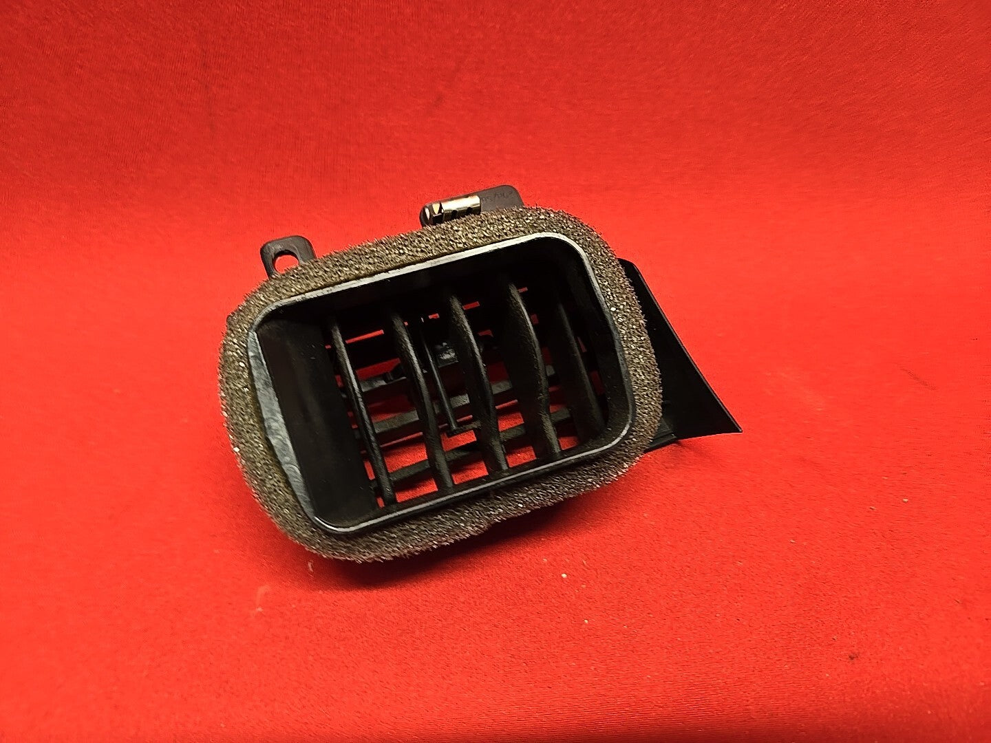2007-2009 Saturn Aura Front Right Outer Dash HVAC Vent 25912694