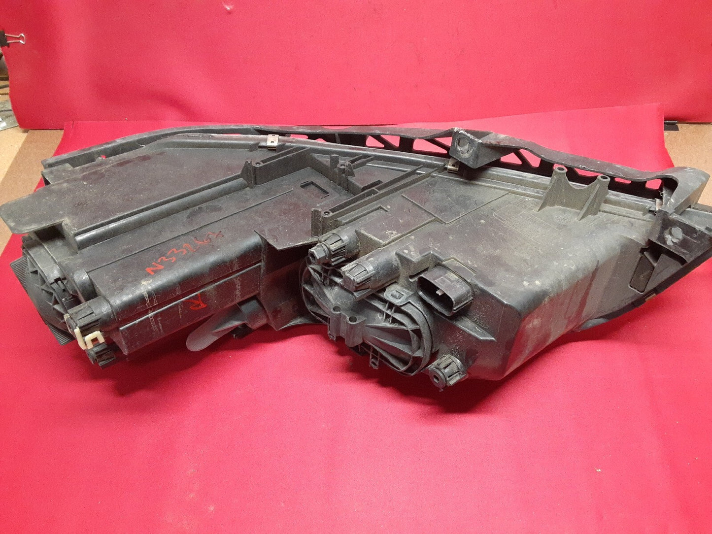 2003 - 2005 Mazda 6 RIGHT PASSENGER Headlight Lamp Assembly GK2A-51-0K0E