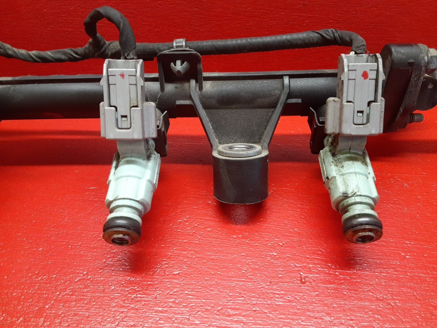 2010 2011 Kia Soul 2.0L Gas Engine Fuel Rail and Injectors